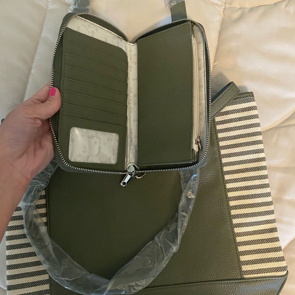 NEW Thirty One bag and purse set